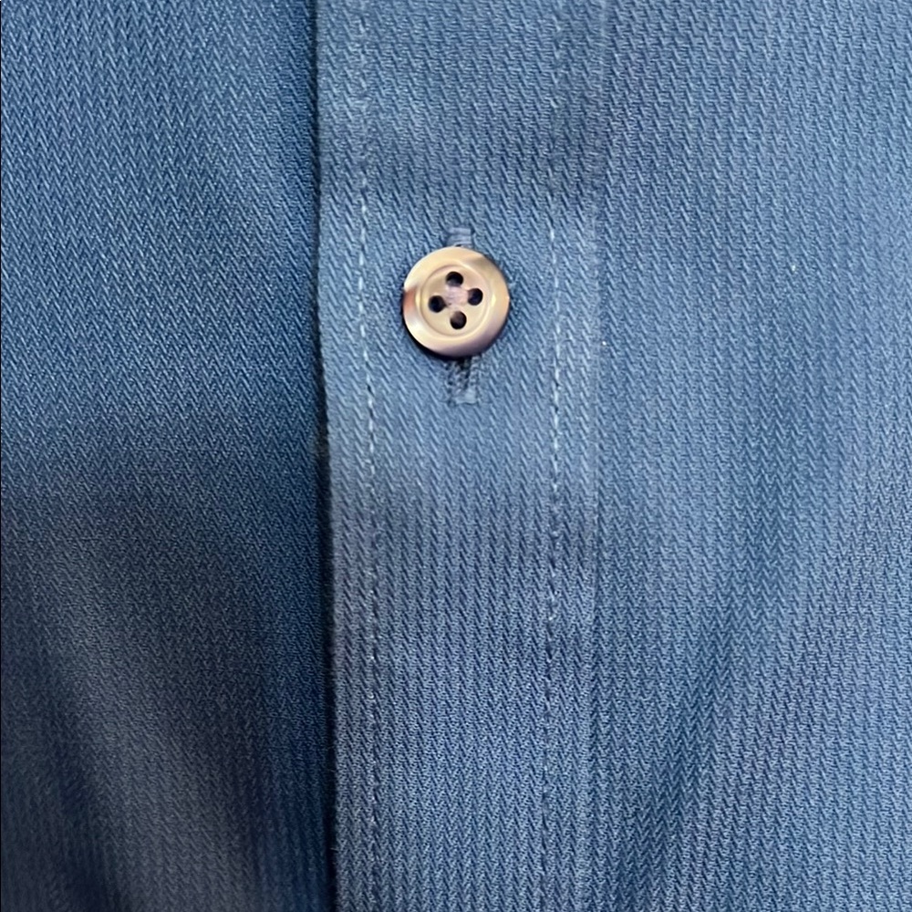 Van Heusen Blue Dress Shirt Classic Design Size 16 32/33 Wrinkle Free Classic Fi - Picture 5 of 7